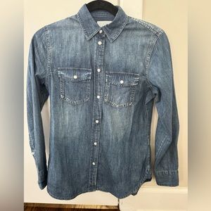 JCREW Slim-fit chambray shirt. Size 00. NWT